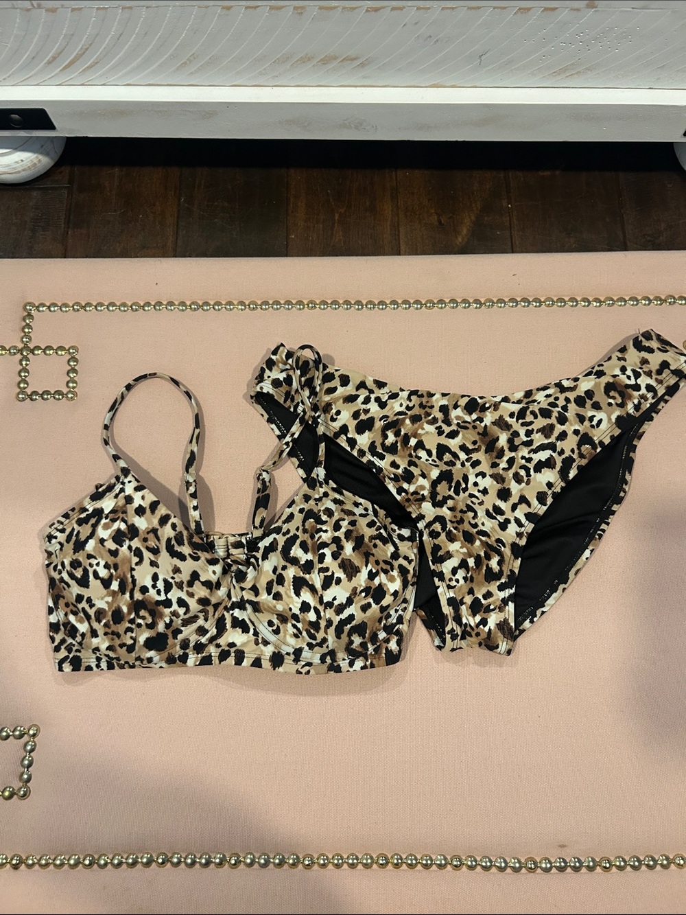 Time and Tru Leopard Print Underwire Bikini Top & Ruched Bottom Set 🐆